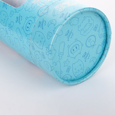 窓、浮彫りになるポリ塩化ビニールの窓の紙箱と包む100mlペーパー管